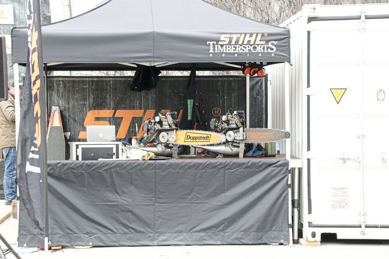 Mit rund 614.000 m² ist die ohnehin größte Messe der Welt seit dem letzten Mal um nochmal 9000m² größer geworden. Zwei Drittel davon fallen auf das Freigelände mit den gigantischen Baumaschinen. In den 18 Hallen der Münchener Messe stellen 3700 Firmen aus 58 Ländern aus. (Richter/konstruktionspraxis)