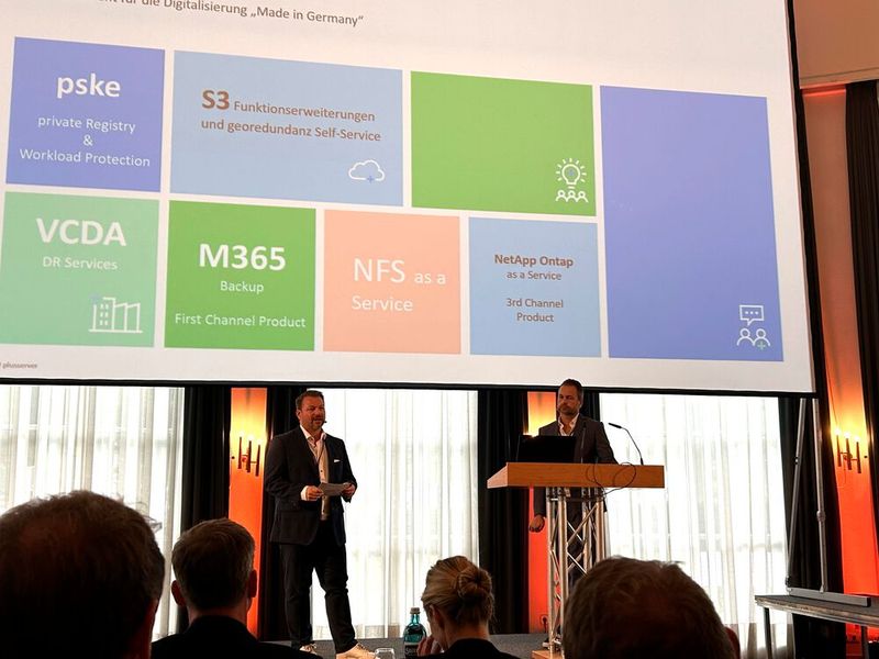 Über einige Neuerungen bei Plusserver sprachen Manuel Ohnacker (li.) und Alexander Wallner.  (Bild: IT-BUSINESS)