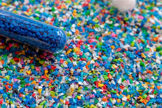 Interessenverbände kritisieren, dass aus dem Gesetzentwurf für eine Sonderabgabe auf bestimmte Einweg-Kunststoffprodukte nicht hervorgeht, wie hoch Wirtschaft und Verbraucher künftig belastet werden sollen.(Bild:  Meaw_stocker - stock.adobe.com)