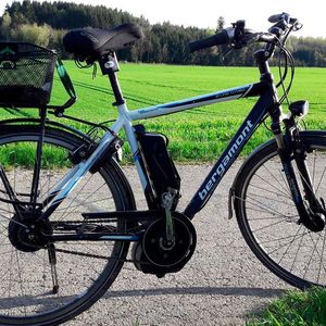 Bereits beim Kauf eines E-Bikes sollte man beachten, welche Bremsen man beispielsweise wählt. Der E-Bike-Experte Schaffer empfiehlt hydraulische Scheiben- oder Felgenbremsen. 