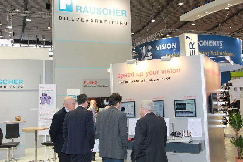 Rauscher will mit der intelligenten Kamera Matrox Iris GT zeigen, wie sich die Bildbearbeitung beschleunigen lässt. (Bild: Schäfer)