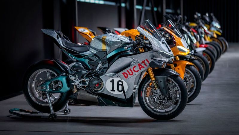 Ducati ist eine Marke mit einer langen Tradition und eine Ikone Italiens, die in diesem Jahr ihren 100sten Geburtstag unter anderem mit Collezione-Modellen feiert.(Bild:  Ducati)