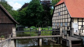 Wasserkraftanlagen können zu einer nachhaltigen Energieversorgung beitragen. (gemeinfrei)