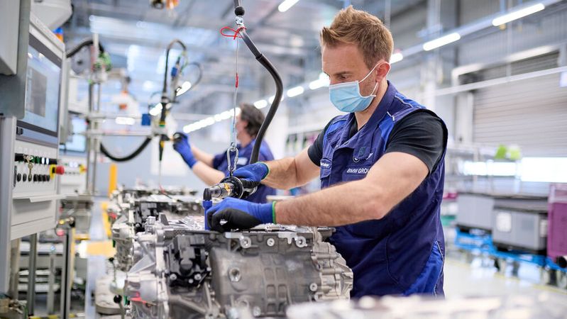 Wie entwickelt sich die Wirtschaft? Können wir optimistisch auf 2022 blicken? (Bild:  Tom Kirkpatrick/BMW)