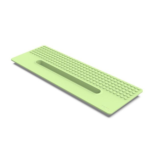 Die Lego-kompatible Auflage für den Monitorfuß dient als Grundplatte für eine individuelle Dekoration des Arbeitsplatzes. Sie ist allerdings ein optionales Zubehör. (Bild: Benq)