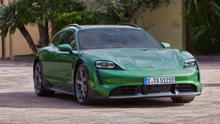 Porsche ruft in Deutschland knapp 2.400 Taycan in die Werkstatt. (Bild: Porsche)