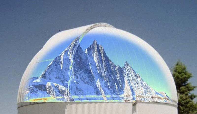 Dr. Ronald Luijten, IBM Mitglied dieses Forschungsprojekts Dome, hat die Schweizer Berge, die die Kuppel des Telekops schmücken, so bearbeitet, dass sie darauf passen. Wegen dieser Kuppel trägt das Projekt die Bezeichnung 