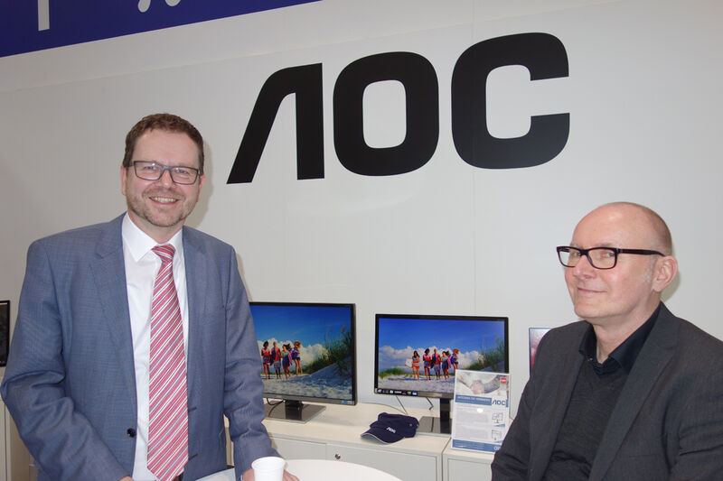 A Brand bei AOC (l.) Lutz Hardge, und Peter Link, united communications. (Bild: IT-BUSINESS)