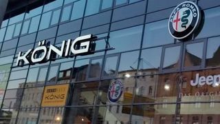 Die Autohausgruppe Gotthard König hat in Halle ihren umgebauten Standort neu eröffnet. (Autohaus König)