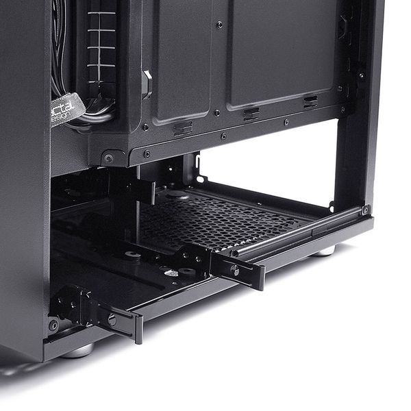Im Untergeschoss des Gehäuses finden neben dem Netzteil finden noch zwei HDDs oder SSDs Platz. (Fractal Design)