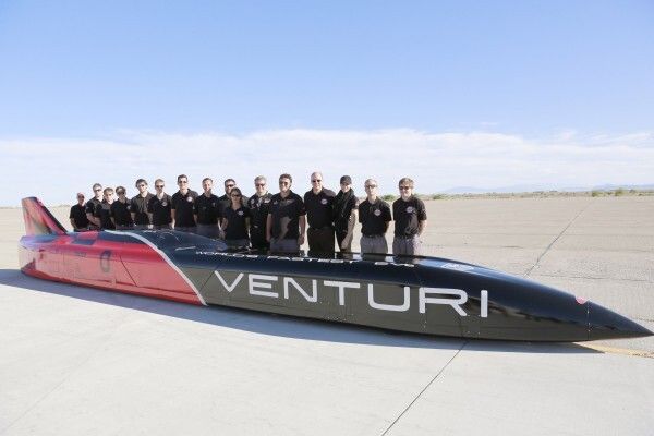 Das Venturi-VBB-3-Team mit Fürst Albert II. von Monaco und Fürstin Charlène (Bild: Venturi Automobiles)