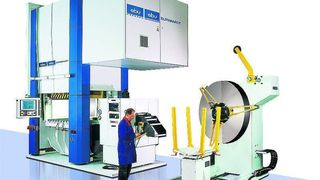 Richt-Vorschub-Einheit an einem Burkhardt-Stanzautomat der STA-Baureihe; die Stanztechnik ist es, mit der sich das Bayreuther Unternehmen auf der Euroblech 2008 präsentiert.Bild: Burkhardt (Archiv: Vogel Business Media)