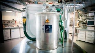  
Ammoniak-Cracker. 
 (Zentrum für BrennstoffzellenTechnik GmbH)