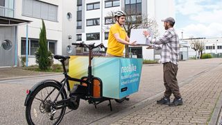 Abb.1: In Heidelberg liefert der ortsansässige Laborhändler Neolab seine Produkte nachhaltig per Lastenrad. (Bild: Neolab)