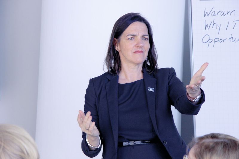 Ann Miller-Rauch, VP Global Talent Management bei der Software AG moderierte einen der drei Thinktanks. (Bild: VIT)