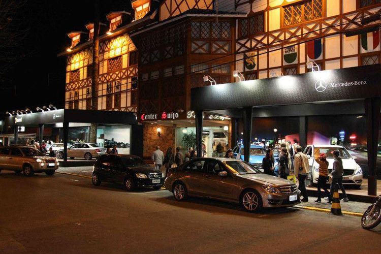 Pop-Up-Stores wie hier im brasilianischen Campos de Jordao gehören ebenfalls zum Konzept. (Foto: Mercedes)