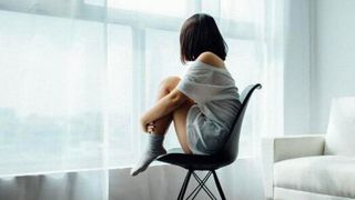 A new study demonstratesthe effectiveness of a gamified app in easing depression symptoms by breaking negative thought patterns. (Source: Unsplash; Copyright: Anthony Tran; License: Licensed by JMIR)