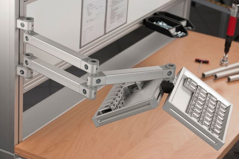 Mit den Schwenkarmen und Doppelschwenkarmen 8 ermöglicht Item eine ergonomische und individuelle Bereitstellung von Werkzeugen, Behältern, Tabletts oder Medien an Arbeitsplätzen. Das Arbeitsplatzsystem bietet Friktionsgelenke, die sich einfach und schnell an persönliche Bedürfnisse und unterschiedliche Arbeitssituationen anpassen lassen. Für schwere Lasten gibt es auch Schwenkarme in der Heavy-Duty-Ausführung mit einer Traglast bis zu 40 kg – somit wird Item jedem Anforderungsprofil gerecht. Auf der Motek ist Item in Halle 3, Stand 3103 zu sehen.
 (Item)