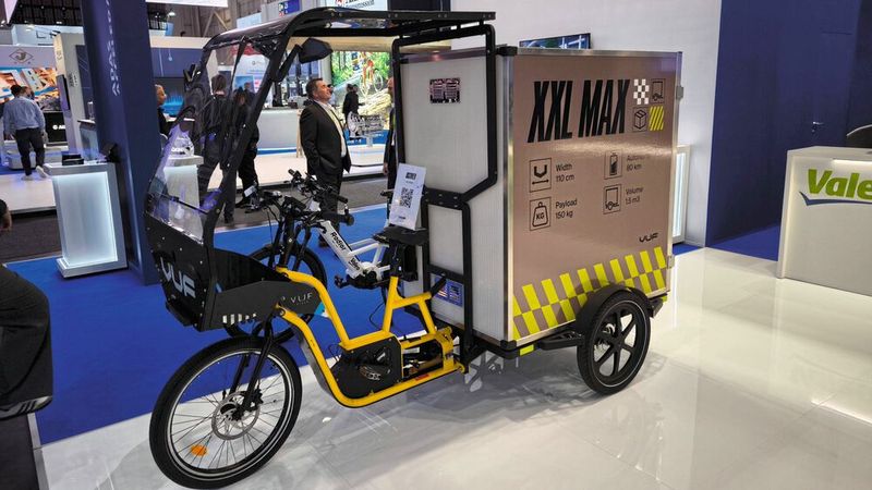 Bei Valeo werden nachhaltige Lösungen aus der Welt der Micro Mobility gezeigt. (Bild: SP-X/Mario Hommen)