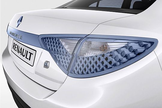 Äußerlich setzt sich der Fluence Z.E. durch Design-Varianten wie die Heckleuchten mit Lichtsignatur in Rhombenform vom Modell mit Verbrennungsmotor ab. (Archiv: Vogel Business Media)