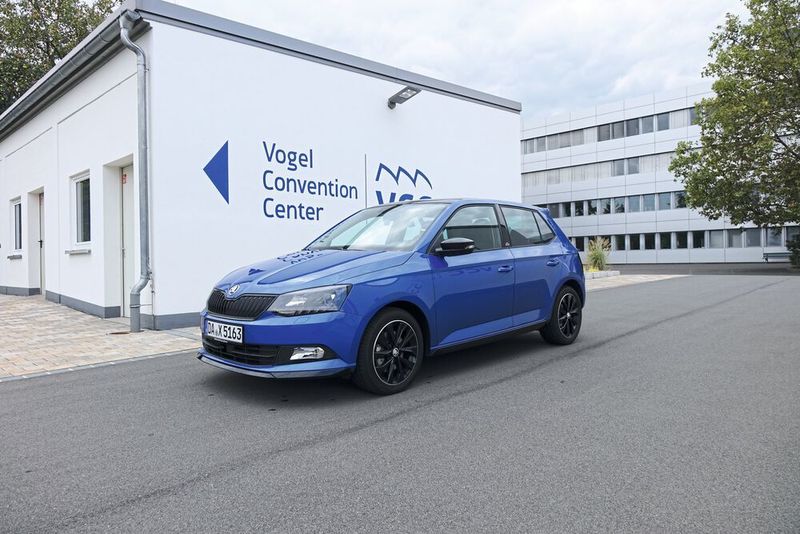Der Absatz des Skoda Fabia stagniert bei gut 81.000 Einheiten. Dennoch klettert der kleine Pkw auf Platz 18. Das liegt unter anderem an den starken Verlusten eines anderen Modells: ... (Sven Prawitz/»Automobil Industrie«)