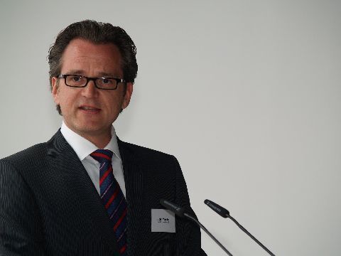 John Venstra, Iveco-Vorstandsmitglied für Marketing und Vertrieb, wünscht sich eine gleichbleibende Servicequalität über die gesamte Lebensdauer der Iveco-Nutzfahrzeuge. (Archiv: Vogel Business Media)