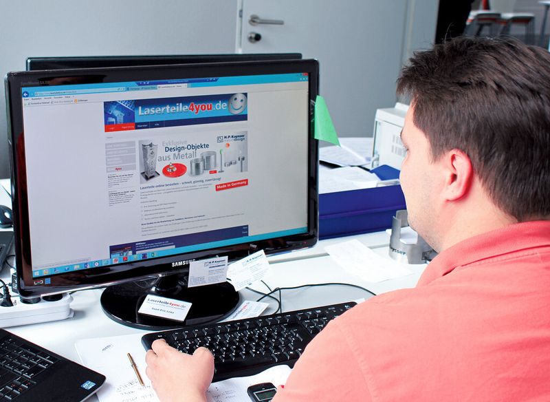 Wenn es beim Onlinebestellvorgang einmal haken sollte, kann man sich bei H. P.  Kaysser Rat bei einem Team erfahrener Mitarbeiter holen. (Bild: Vollrath)