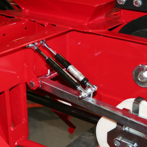 Zwei Industriegasfedern vom Typ GS-19-50-AA-350N sorgen in der Konstruktion für Gegendruck. (Bild: ACE Stoßdämpfer, Spierings Kranen)