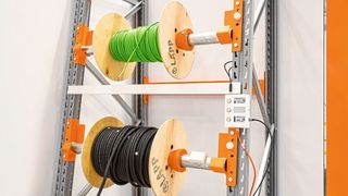 Kabel für Industrie 4.0: Die „intelligente“ Kabeltrommel überwacht, wie viel Kabel entnommen wurde und bestellt automatisch nach, sobald eine Mindestmenge unterschritten wird.  (Bild: Sebastian Hauenstein)