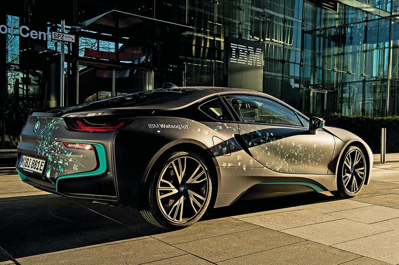 Im Watson IoT Center gibt es sogenannte Joint Client Labs, in denen Unternehmen gemeinsam mit IBM an innovativen Lösungen arbeiten. Auch BMW hat sich dort angesiedelt, um intuitive Unterstützungssysteme für intelligente Autos zu entwickeln. (IBM/Tom Maurer Photography)