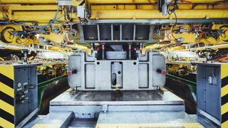 Retrofit unterstützt Unternehmen dabei, ihre Produktionsanlagen auf den neuesten Stand der Technik zu bringen und gleichzeitig Kosten zu sparen.  (Bild: Nataliya Hora - stock.adobe.com)