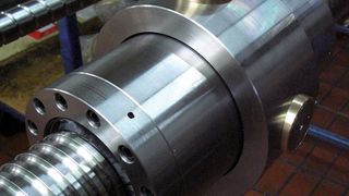 Innerhalb eines Kooperationsprojektes wurde eine Wissensdatenbank entwickelt, die es 
ermöglicht, alle relevanten Informationen zur 
Fertigung von Präzisionsspindeln (Werkzeuge, Schnittdaten, Qualitätsdaten) zu dokumentieren.  (Bild: Blis)