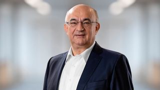 „Durch den Anstieg des Paketvolumens sowie dem wachsenden Automatisierungsbedarf spüren wir besonders im Bereich der Logistikautomation einen Corona-Effekt“, sagt Dr. Roboter Bauer, Vorstandsvorsitzender von Sick, anlässlich der Bilanzpressekonferenz. (Sick)