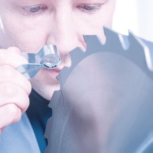 Bild 1: Vollmer bietet ab 18. Februar in Biberach eine umfassende Schulung zum Thema Instandhaltung und Herstellung von Hartmetallsägen an.