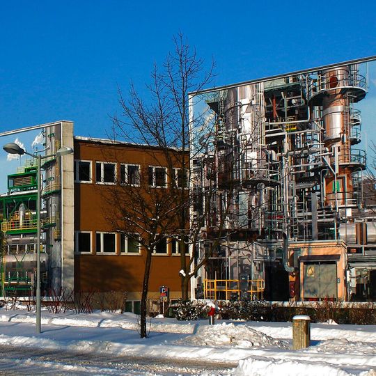 Das geplante Öl-Embargo der EU gegen Russland stellt die vom russischen Ölkonzern Rosneft betriebene Raffinerie in Schwedt vor große Herausforderungen. Das geplante Öl-Embargo der EU gegen Russland stellt die vom russischen Ölkonzern Rosneft betriebene Raffinerie in Schwedt vor große Herausforderungen.