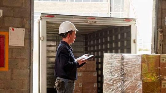 Damit der Wareneingang nicht vor halbleeren Lkw steht: Flexible Prozesse helfen dabei, Unterbrechungen in der Lieferkette zu vermeiden oder zumindest ihre Auswirkungen zu verringern.(Bild:  Zebra)