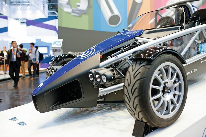 In der Automobilherstellung tragen Rohre zum Leichtbau bei. (Messe Düsseldorf/ctillmann)