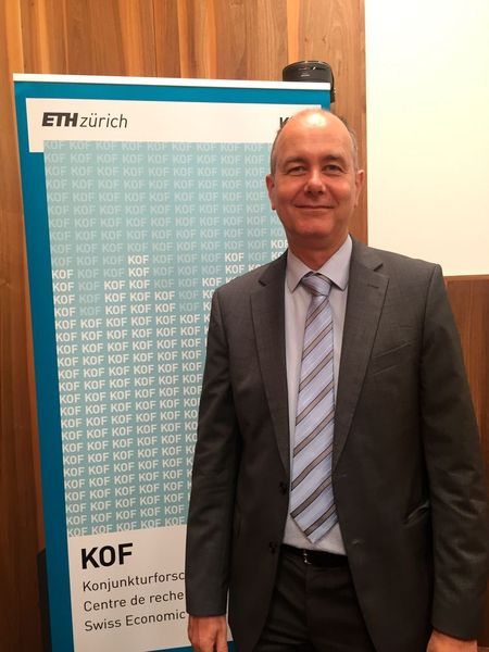 Halbjahresbilanz: Die Geschäfte laufen für die Industrie besser, so die Aussage von Klaus Abberger an der KOF-Konjunkturumfrage August 16. (Sergio Caré)