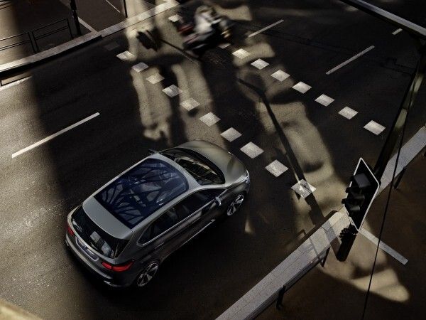 Der BMW Concept Active Tourer: ein Plug-In-Hybrid mit 140 kW Systemleistung (Bild: BMW)