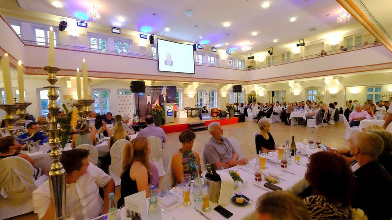 Die Jubiläumsfeier am Gründungsort: In den Bernlochner Sälen fand 1934 die erste Vollversammlung der Innung Niederbayern statt. (Bild: Zietz -VCG)