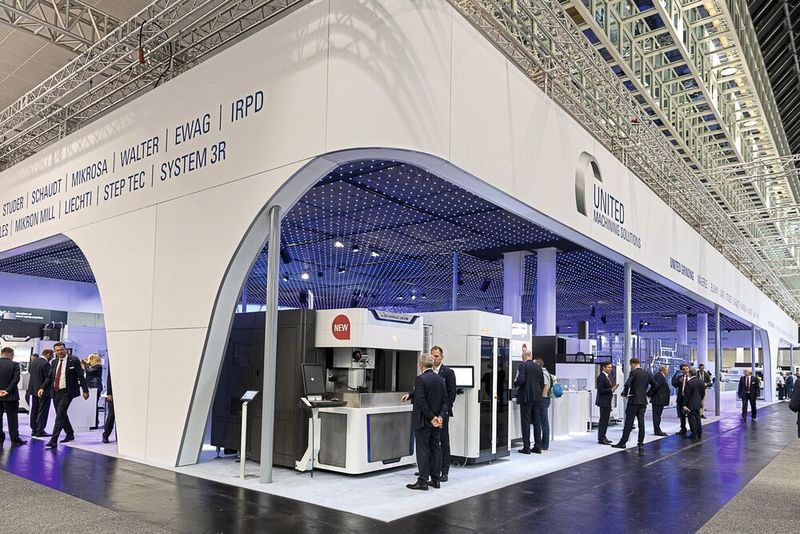 United Machining Solutions plant gleich am ersten Messetag eine besondere Enthüllungs-Show. (Bild:  United Machining Solutions)