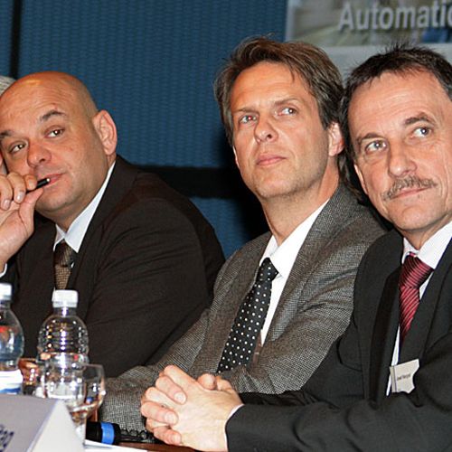 Vertreter des Arbeitskreis AIDA: (v. links) Peter Ziegler (BMW) sowie Arjen Kreis und Josef Margraf (beide Audi);  (Bild: Thomas Rebel / Profibus)