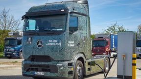 Auf dem Markt gibt es zunehmend mehr Elektro-Lkw, auch aus China wächst das Angebot. Doch die Ladeinfrastruktur in Deutschland ist noch löchrig. (Bild: Daimler Truck)
