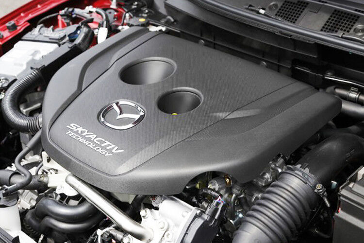 Für den Antrieb gibt es zunächst drei Vierzylinderbenziner mit 1,5 Litern Hubraum und Leistungswerten bis knapp über 100 PS. Ein 1,5-Liter-Diesel mit 77 kW/105 PS soll folgen. (Foto: Mazda)