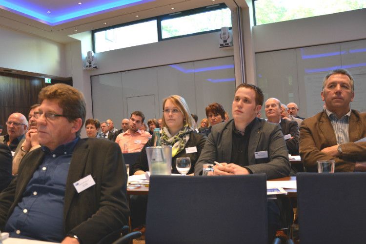 Auf großes Interesse stieß in der Händlerschaft... (Foto: Achter)