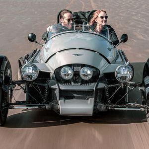 Der Zweisitzer wird von einem von Ford gelieferten 1,5-Liter-Dreizylinder-Benziner mit 87 kW/118 PS angetrieben.(Bild:  Nick Dimbleby/Morgan)