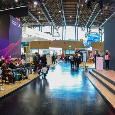 Rund 22.000 Besucherinnen und Besucher zählte die Altenpflege 2025. Darunter gehörten etwa 67 Prozent zu den Entscheidungsträgern.  (Bild: NürnbergMesse / Frank Boxler)