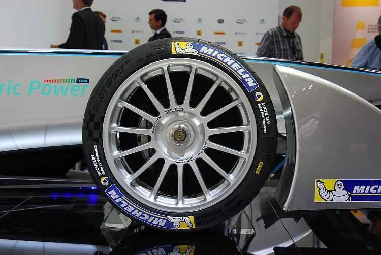 Der Rennwagen ist mit Michelin-Reifen im 18-Zoll-Format ausgestattet – ein Vorbild für die Formel 1? (Foto: Rosenow)