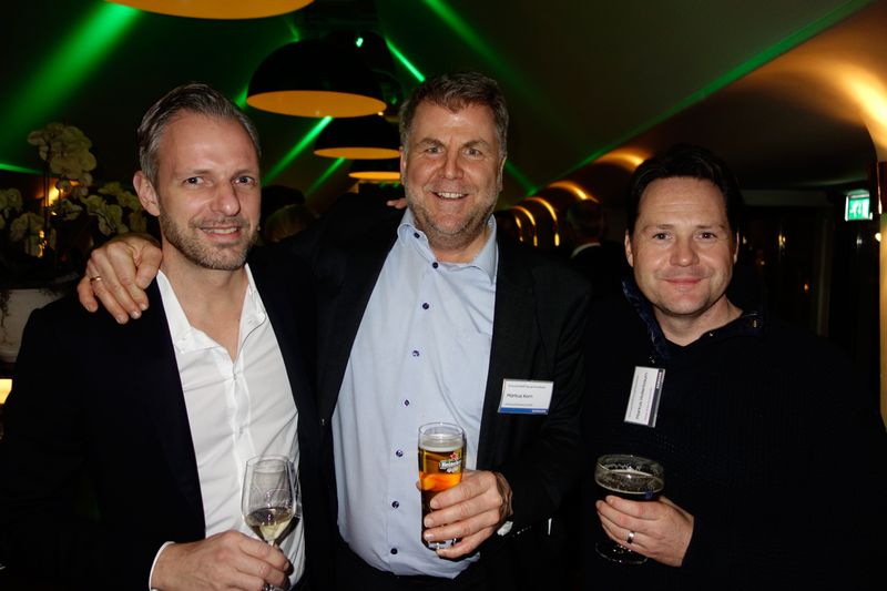 Diese Jungs kann man nur lieb haben (v. l.) Björn Siewert, S&K, Markus Korn, Samsung, und Markus Hollerbaum, S&K. (Bild: IT-BUSINESS)