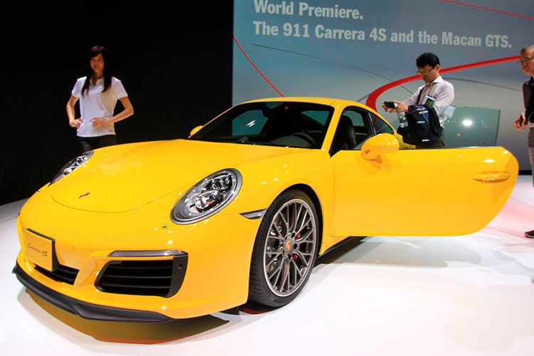 Porsche hat zumindest zwei kleine Weltpremieren im Gepäck, den Porsche 911 Carrera 4S ... (Foto: press-inform)